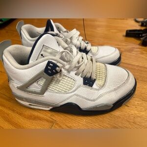 Jordan 4 Retro Mid Midnight Navy shoes